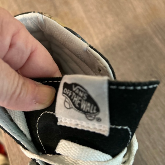 Vans High-Top Sneakers - Black and Multicolor Disney Princess edition - Picture 6 of 7